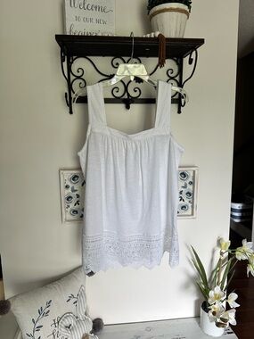 NWT White Crochet-Hem Square Neck Camisole Lightweight